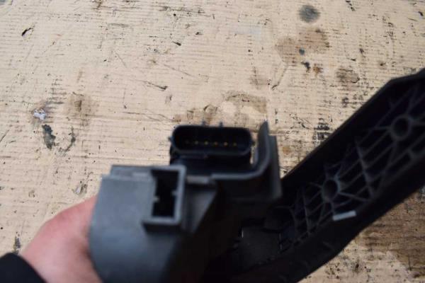 PEDALE DE GAZ VW GOLF 5 - Vue 2